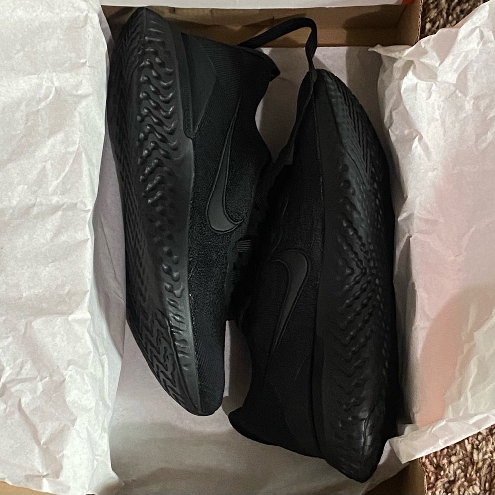 NWT Nike Epic React Flyknit 2